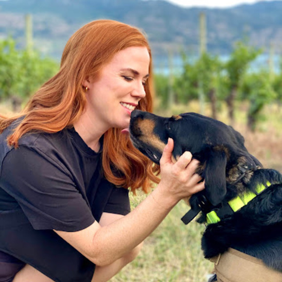 Meet your Posher, Caitlin - Picture 1 of 1